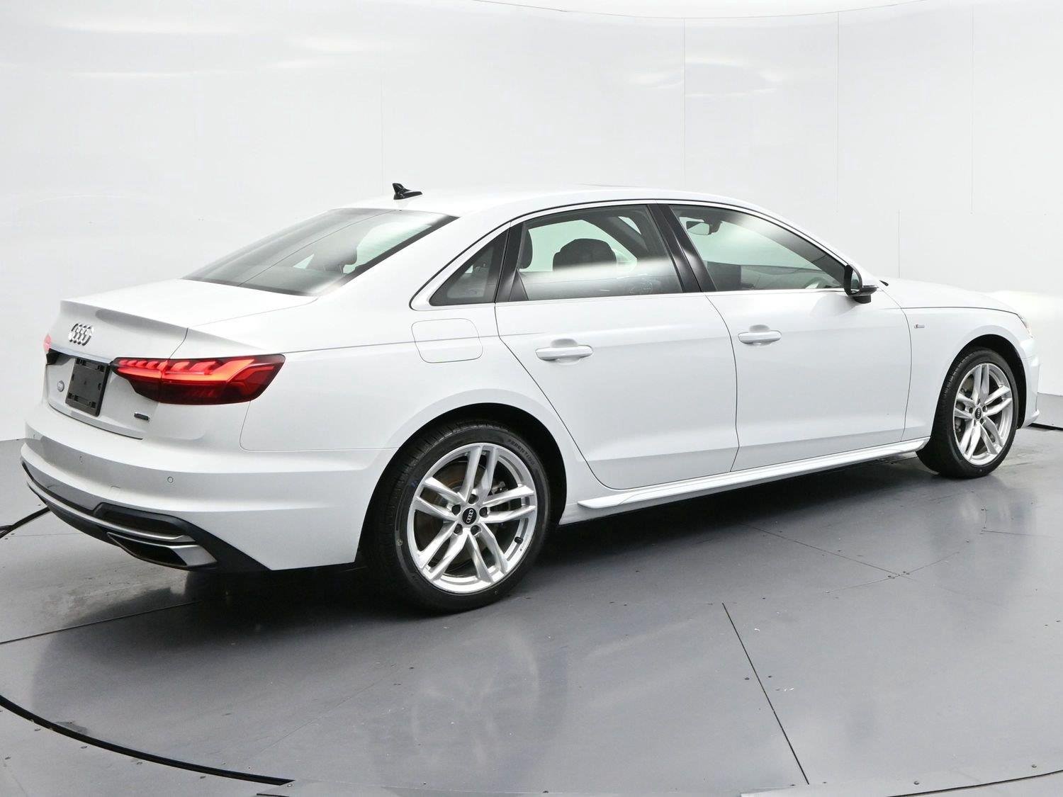 Used 2021 Glacier White Metallic Audi S line Premium image 7