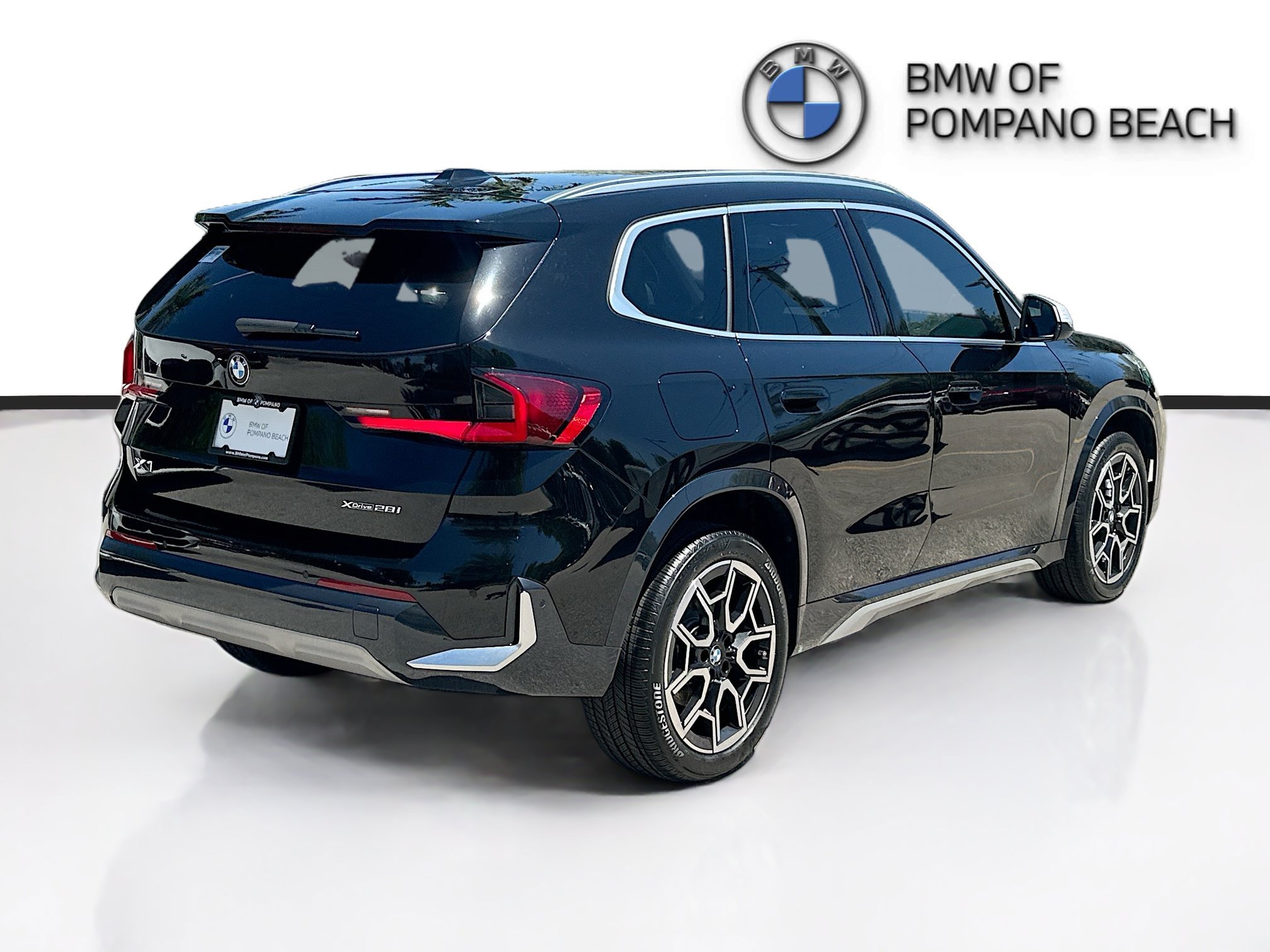 Used 2023 Jet Black BMW xDrive28i image 7