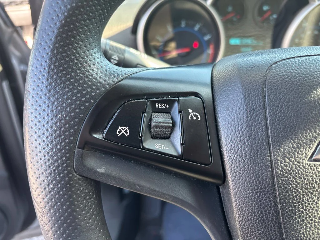 Used 2015 Silver Chevrolet 1LT image 18