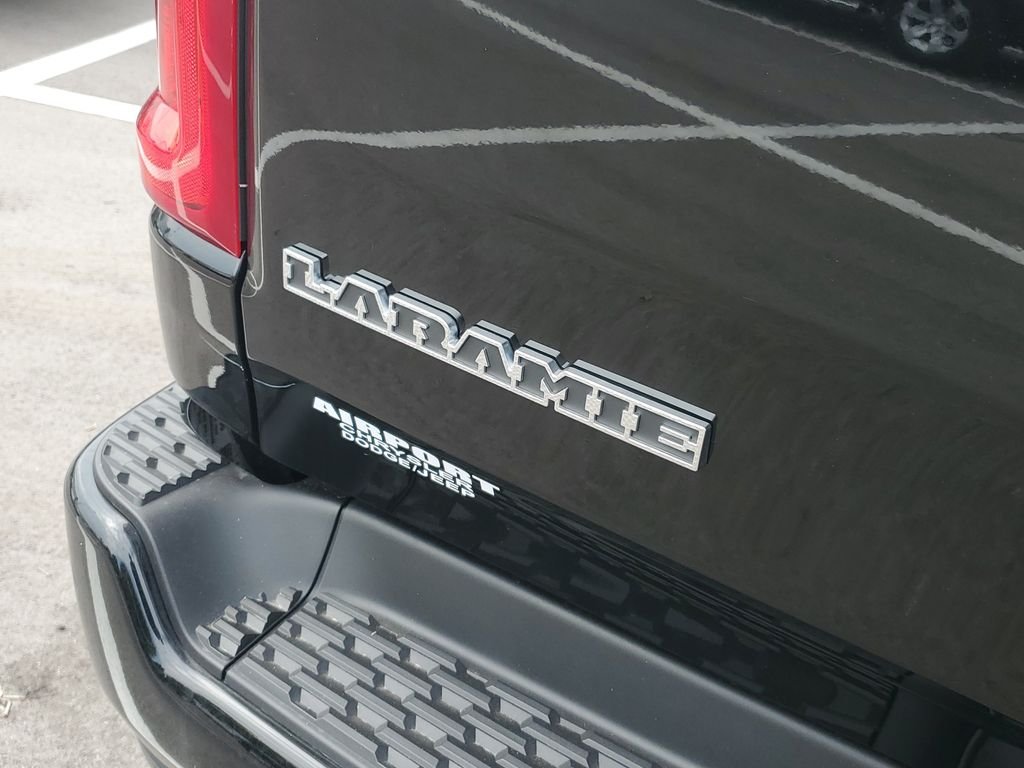 New 2026 Diamond Black Crystal Pearl-Coat Exterior Paint RAM Laramie image 6