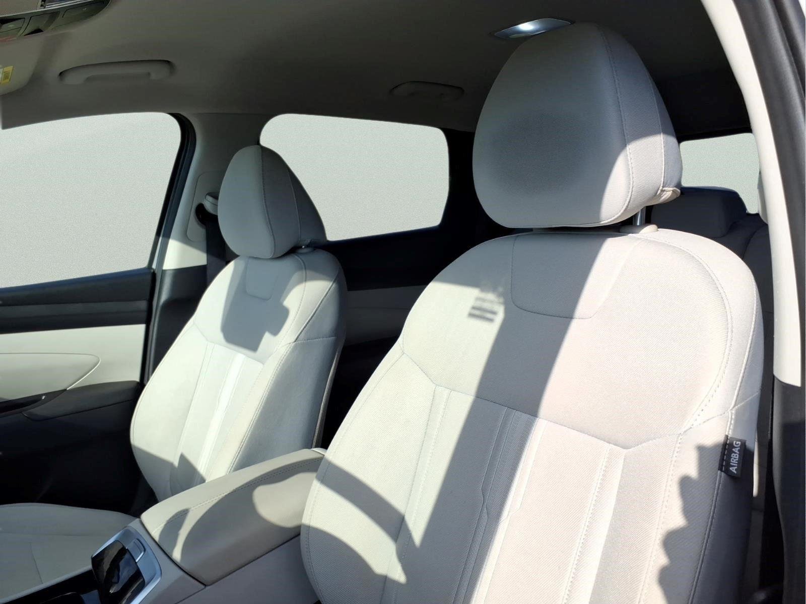 Used 2025 Shimmering Silver Hyundai SEL image 18