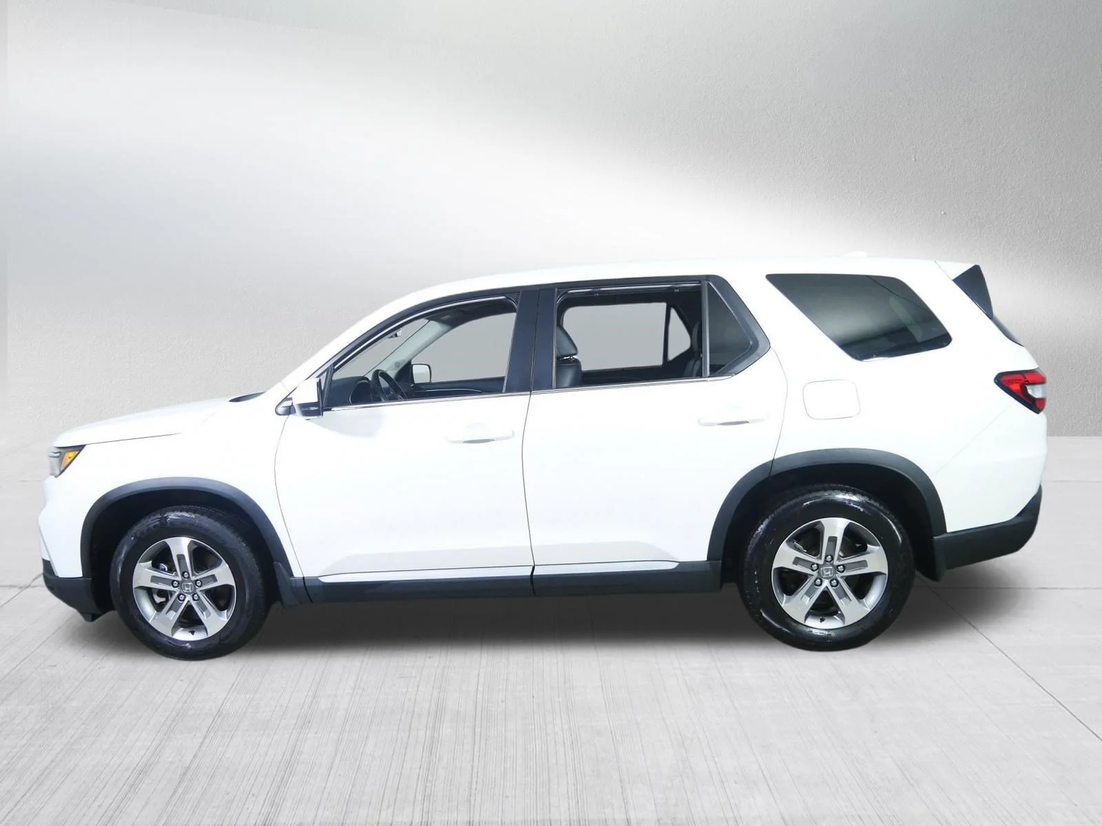 Used 2023 Platinum White Pearl Honda EX-L 8 Passenger image 4