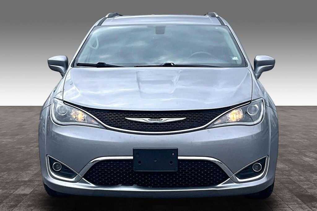 Used 2020 Billet Silver Metallic Clearcoat Chrysler Touring L image 27