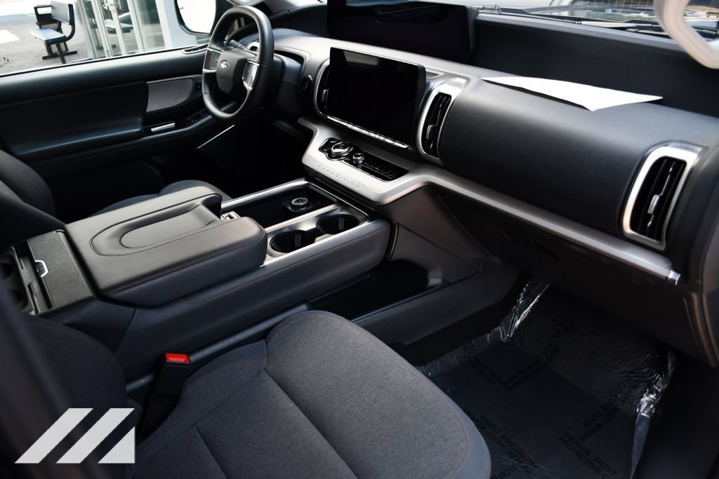 2025 Ford Expedition Active - Photo 32