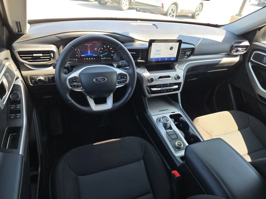 Certified Used 2023 Oxford White Ford XLT image 20