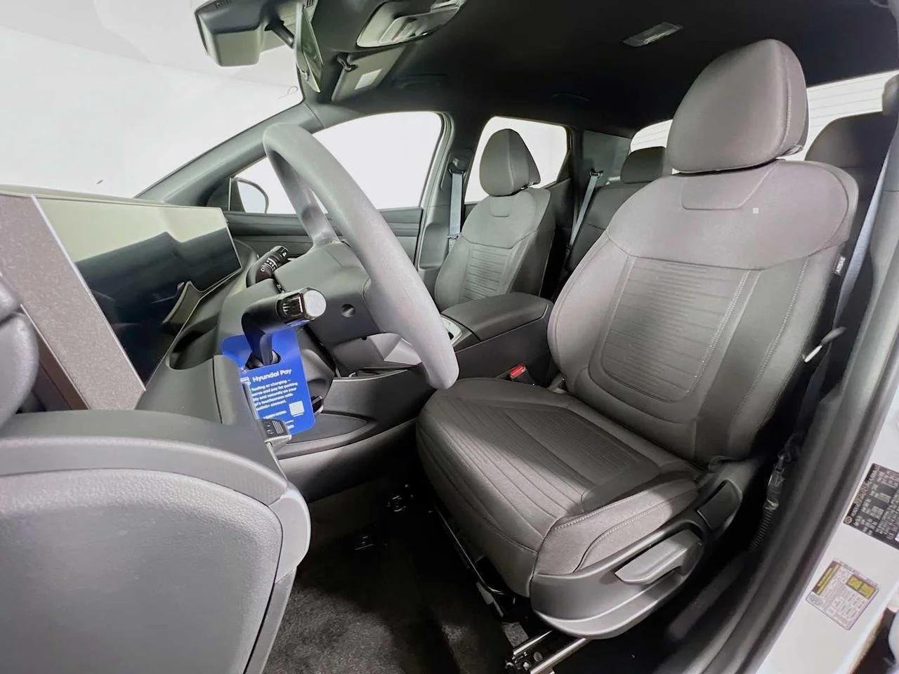 New 2026 Atlas White Hyundai SE AWD image 13