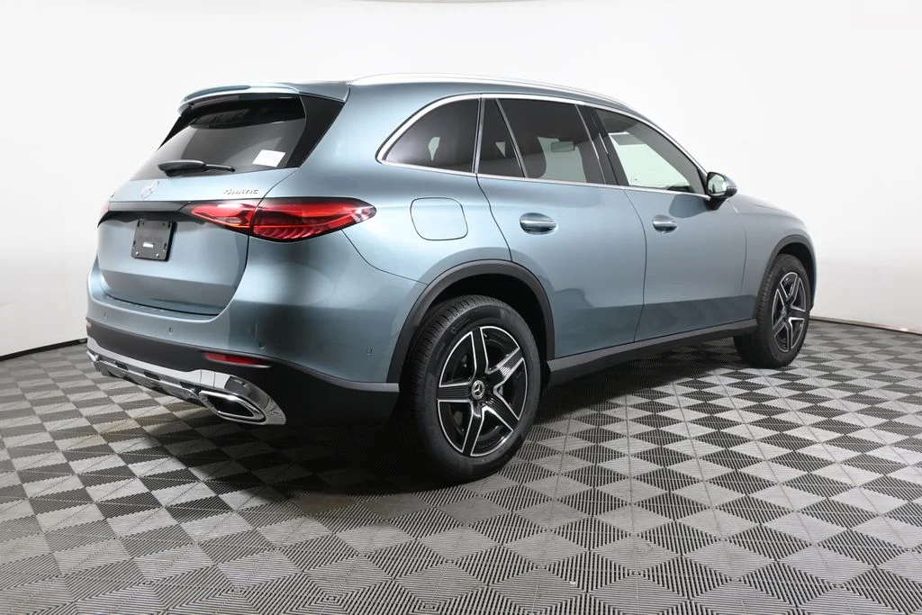 New 2026 Silver Mercedes-Benz GLC 300 image 7