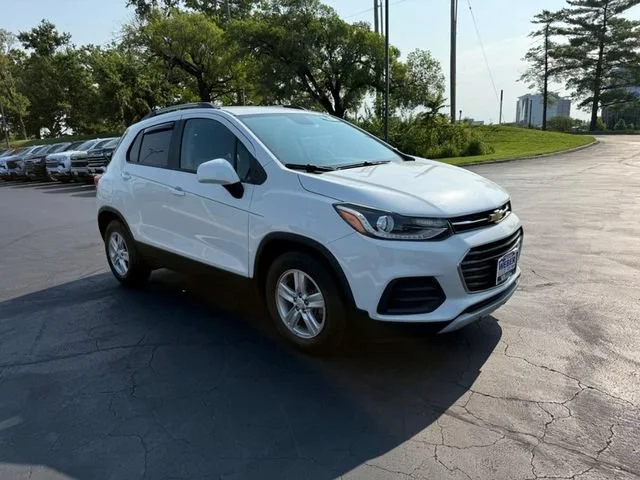 Used 2021 IRIDESCENT PEARL TRICOAT Chevrolet LT image 8