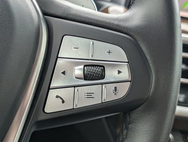 Used 2022 White BMW sDrive30i image 26