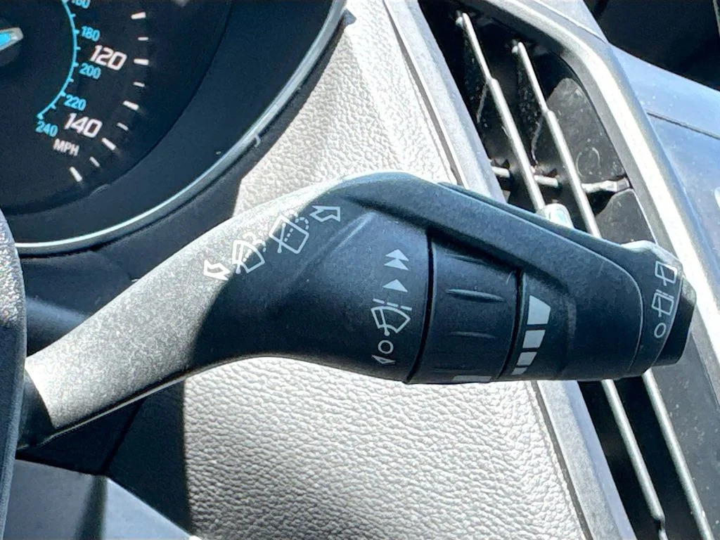 Used 2013 White Ford SE image 13