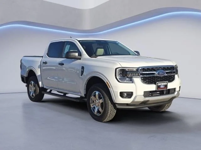 New 2025 Oxford White Ford XLT image 21