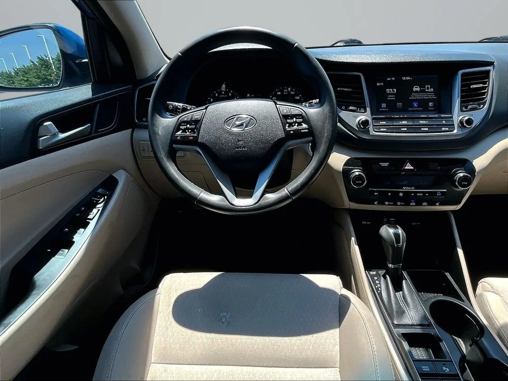 Used 2018 Blue Hyundai Value image 6