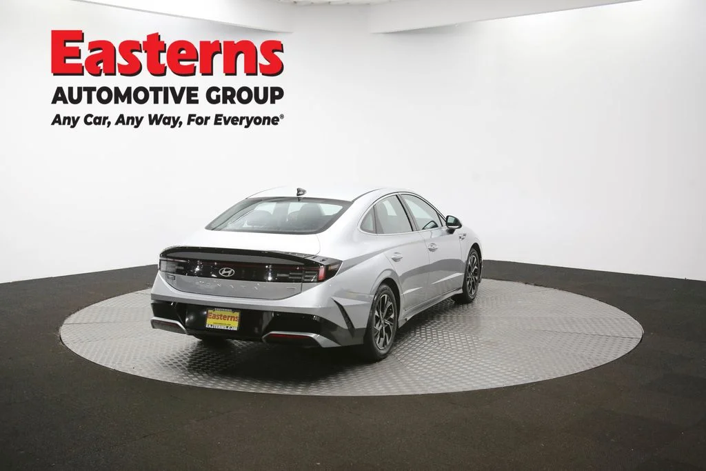 Used 2024 Silver Hyundai SEL image 35