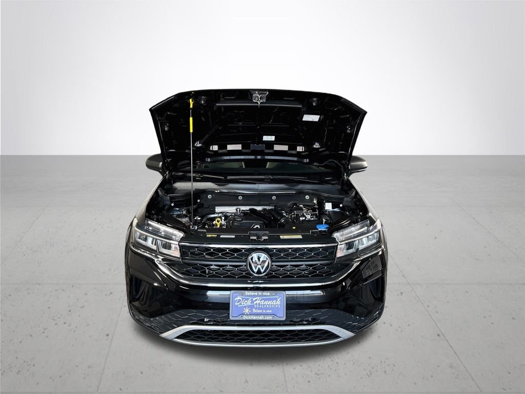 Certified Used 2022 Deep Black Pearl Volkswagen 1.5T S image 22