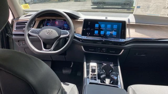 New 2026 Green Volkswagen 2.0T SE w/Technology image 9