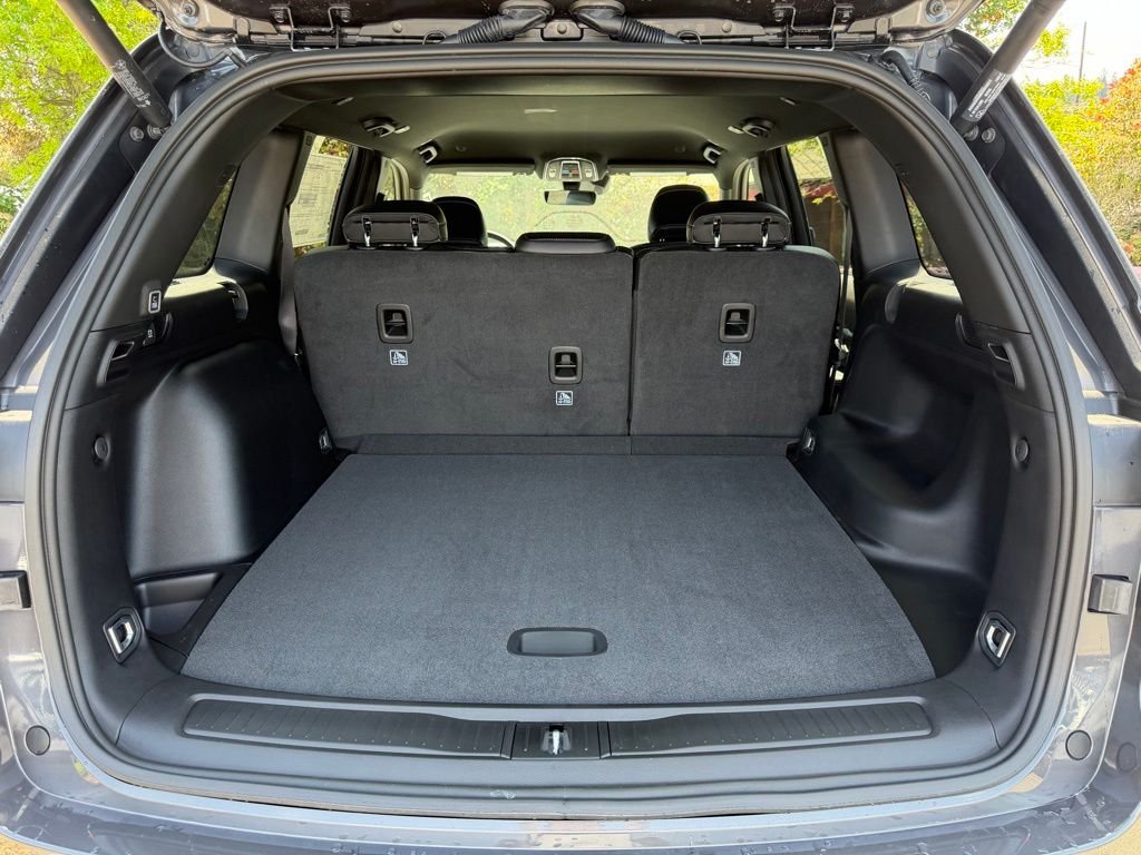 New 2026 Baltic Gray Metallic Clearcoat Jeep Altitude image 10
