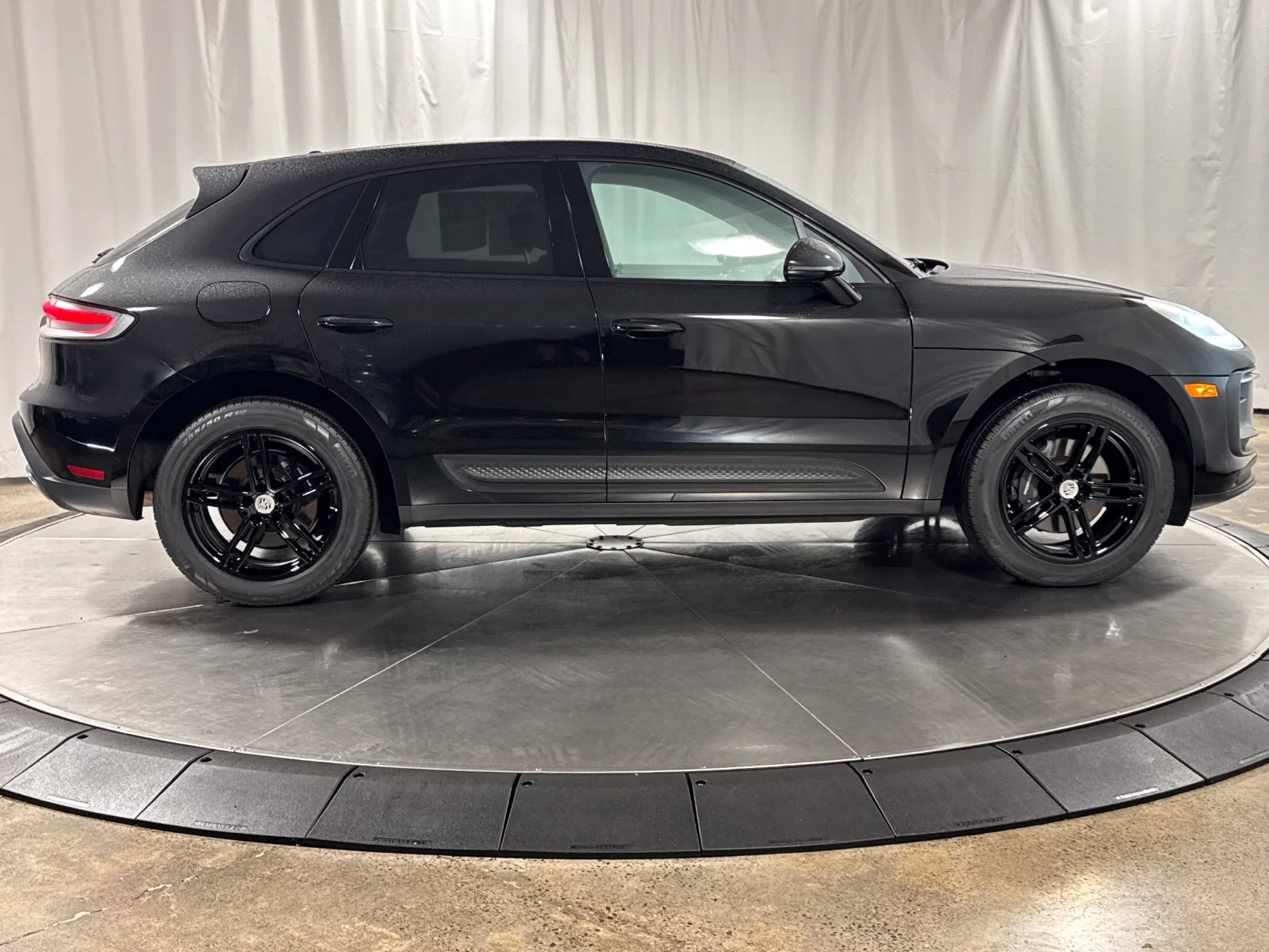2024 Porsche Macan Base - Photo 6