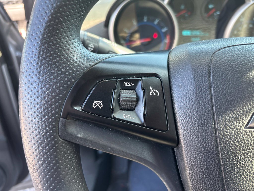 Used 2015 Silver Chevrolet 1LT image 18