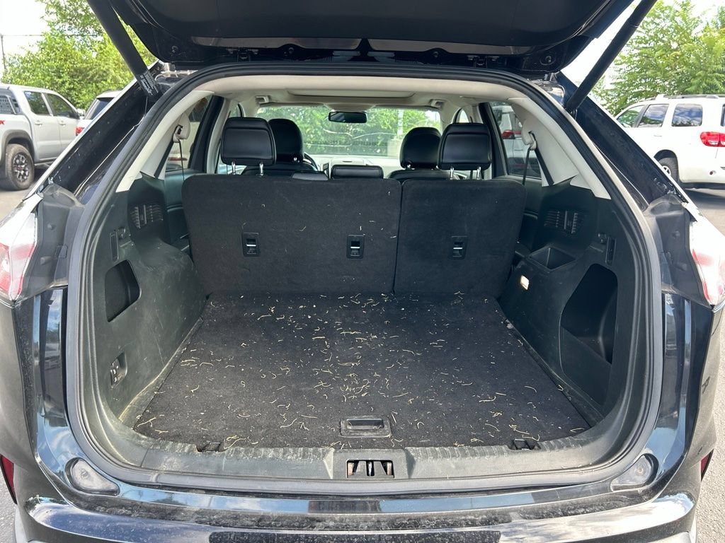 Used 2019 Black Metallic Ford SEL image 11