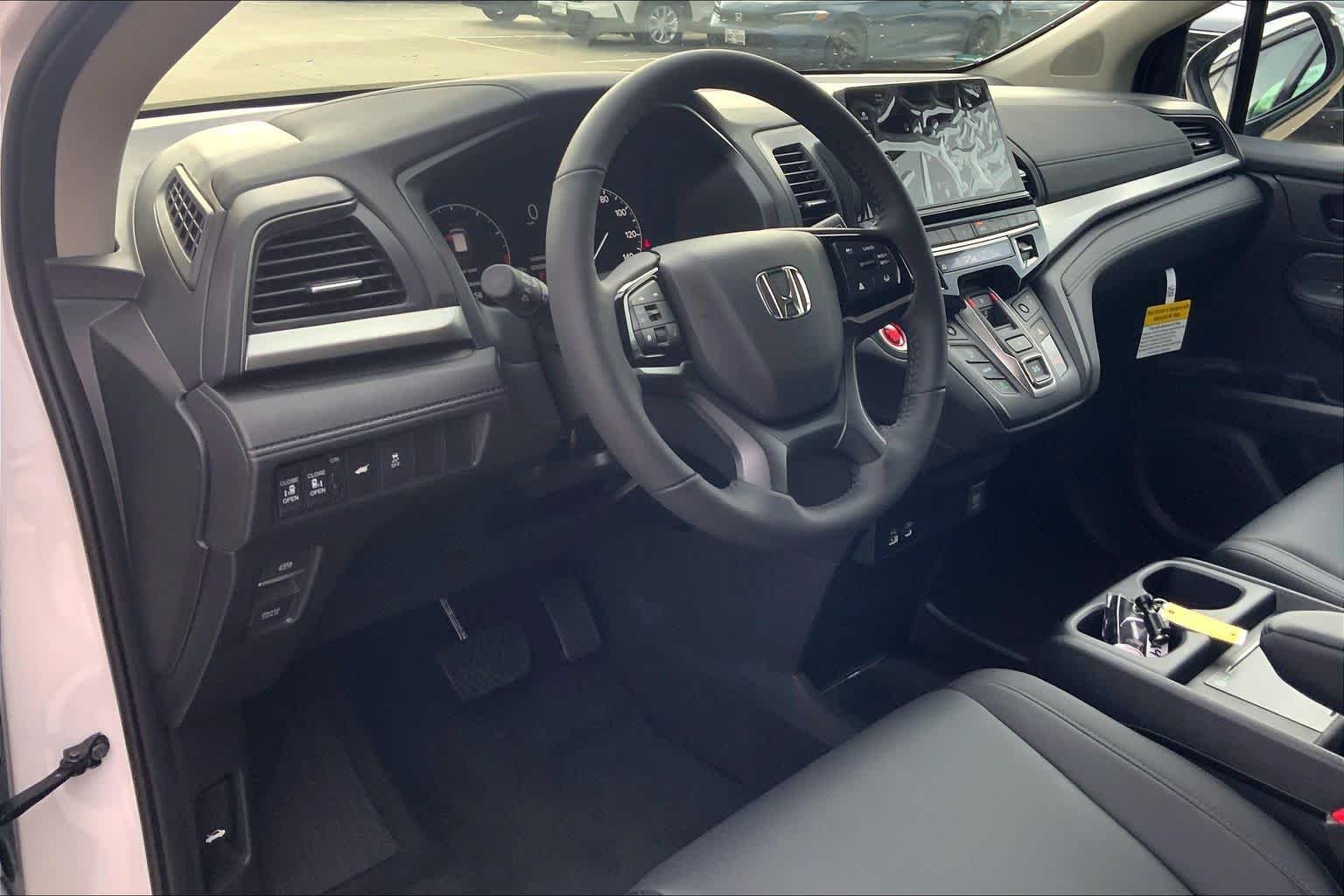 New 2026 Platinum White Pearl Honda EX-L image 8