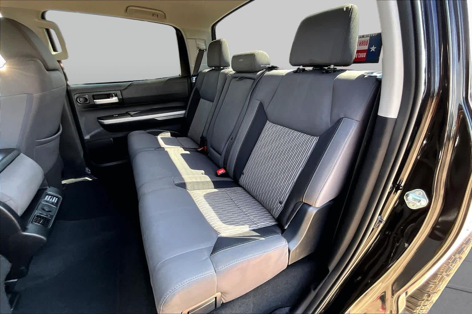 Used 2016 Black Toyota SR5 image 20