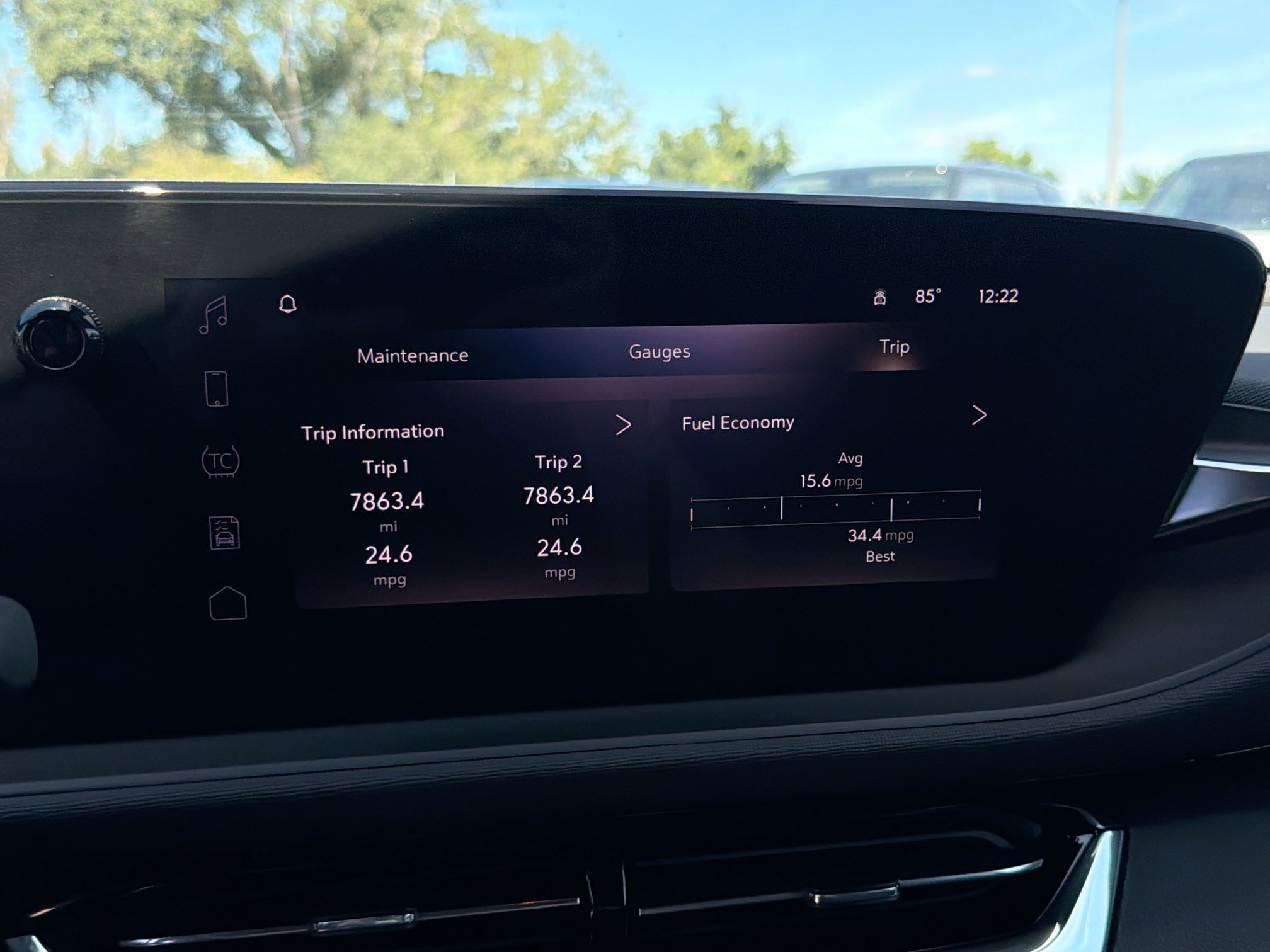 Used 2025 Summit White Buick Sport Touring image 27