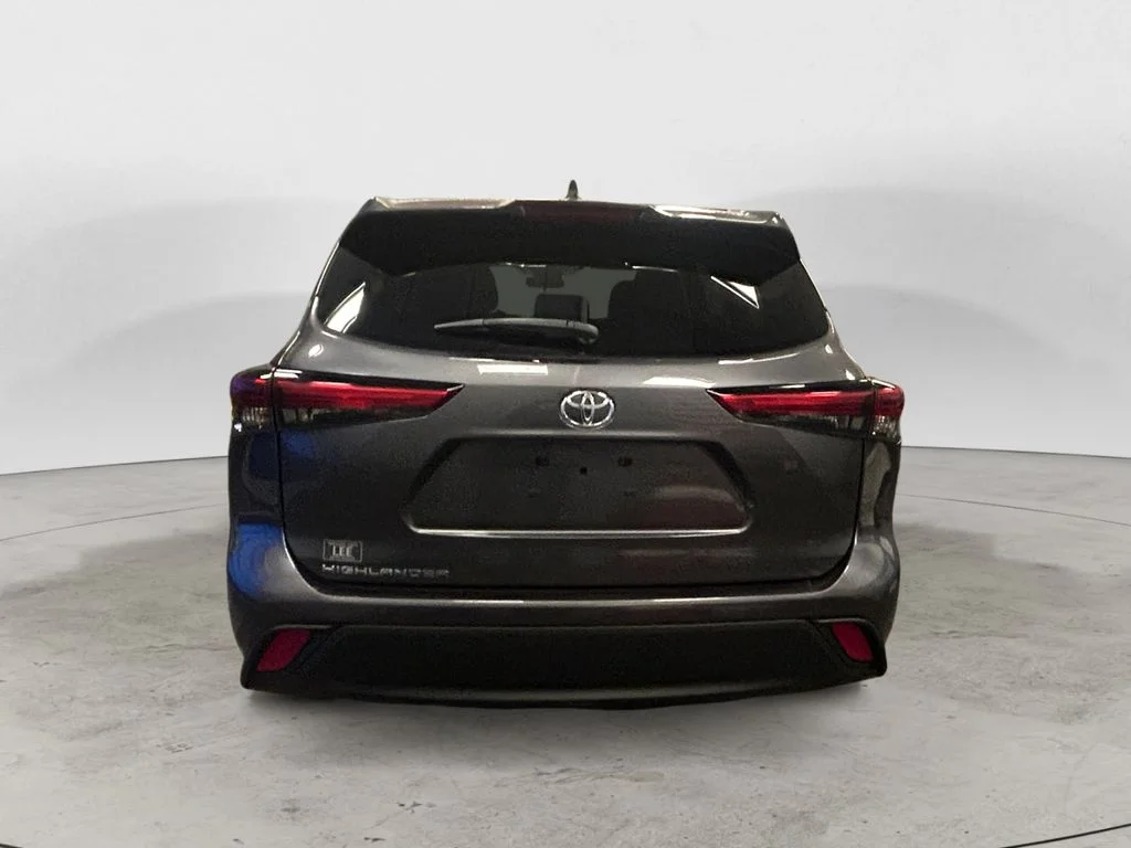 Used 2023 Magnetic Gray Toyota L image 4