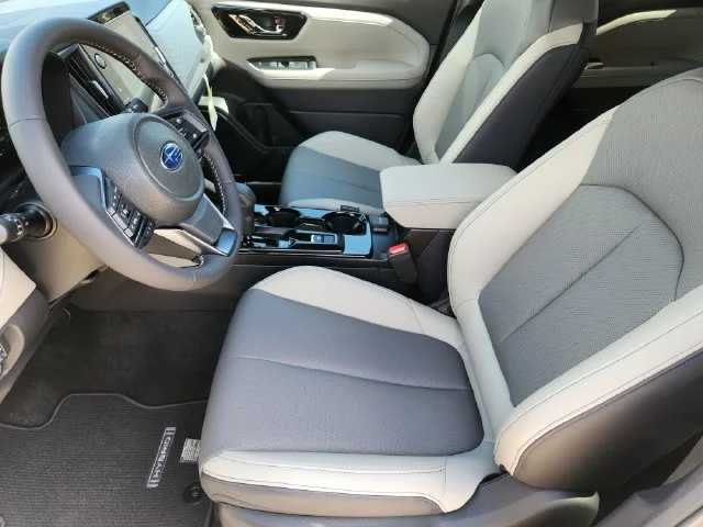 New 2026 CRYSTAL WHITE PEARL Subaru Limited Hybrid image 10