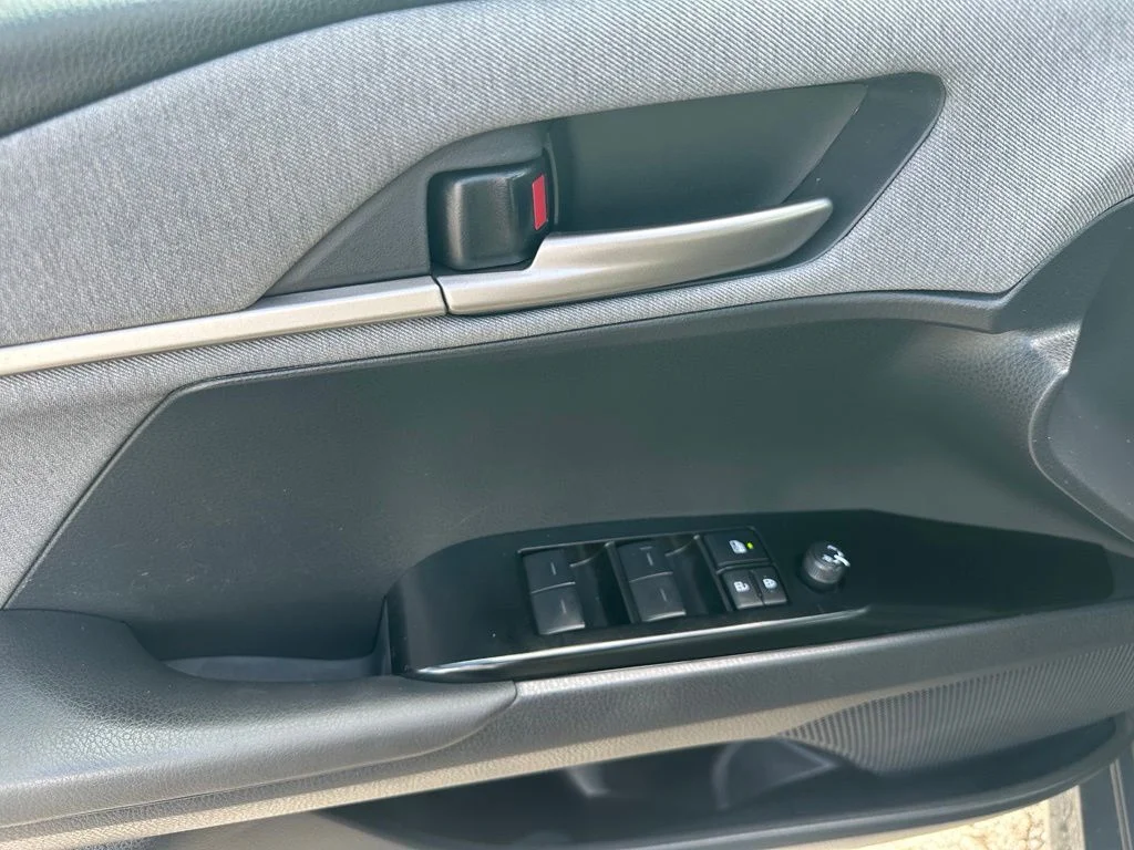 2025 Toyota Camry LE - Photo 12