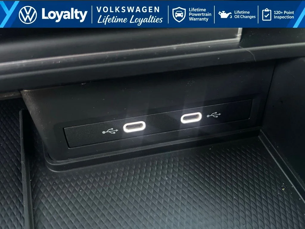 Used 2026 White/off-white Volkswagen SE image 30