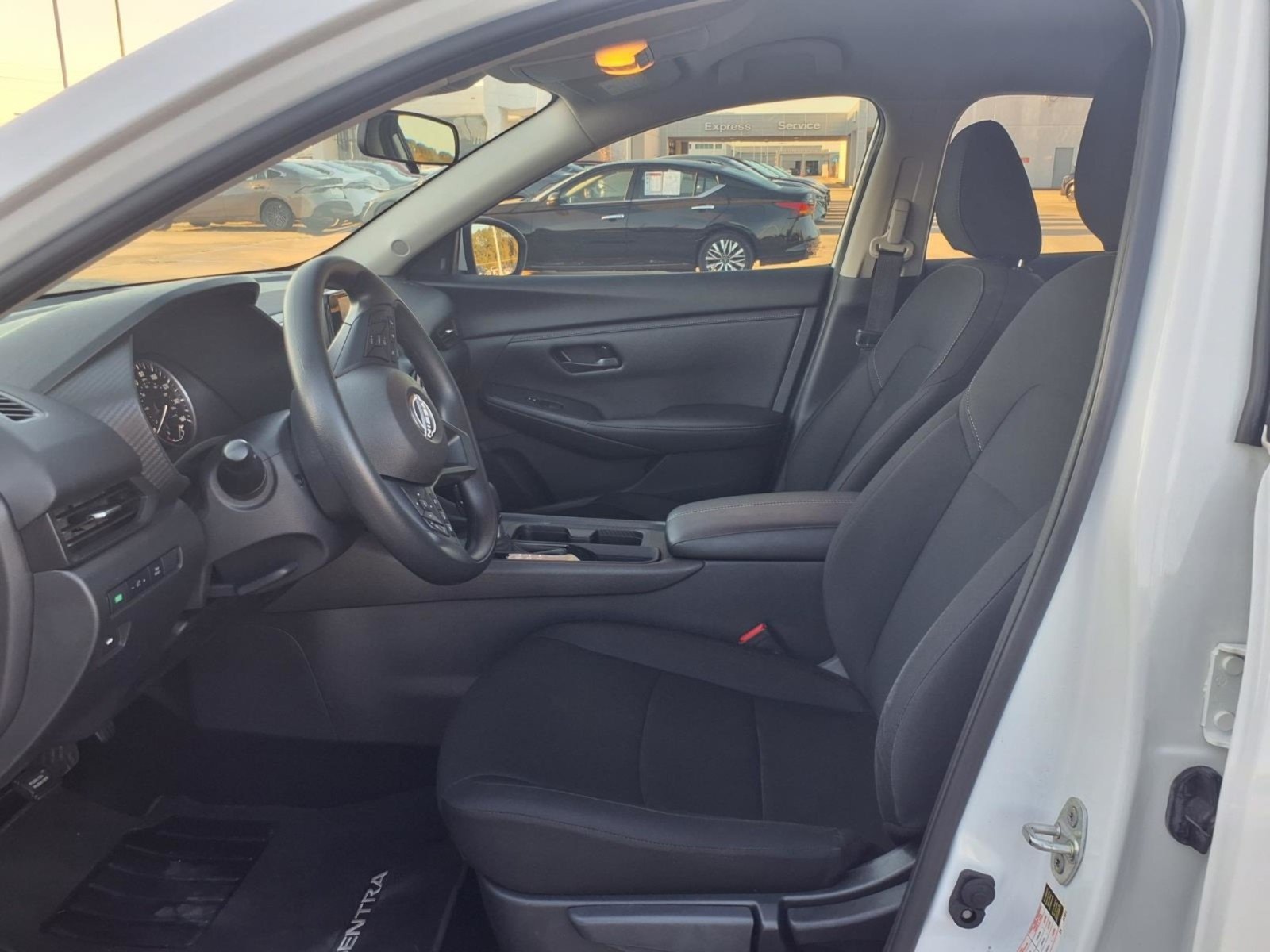 2025 Nissan Sentra photo 16 of 25