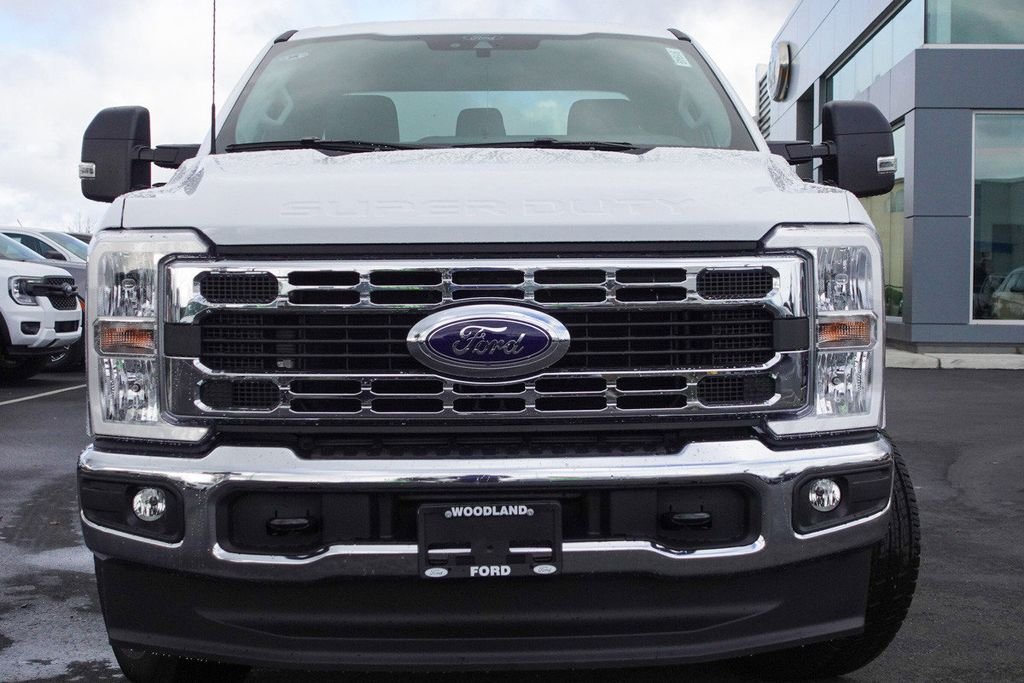 New 2026 Oxford White Ford F-250® XLT image 3