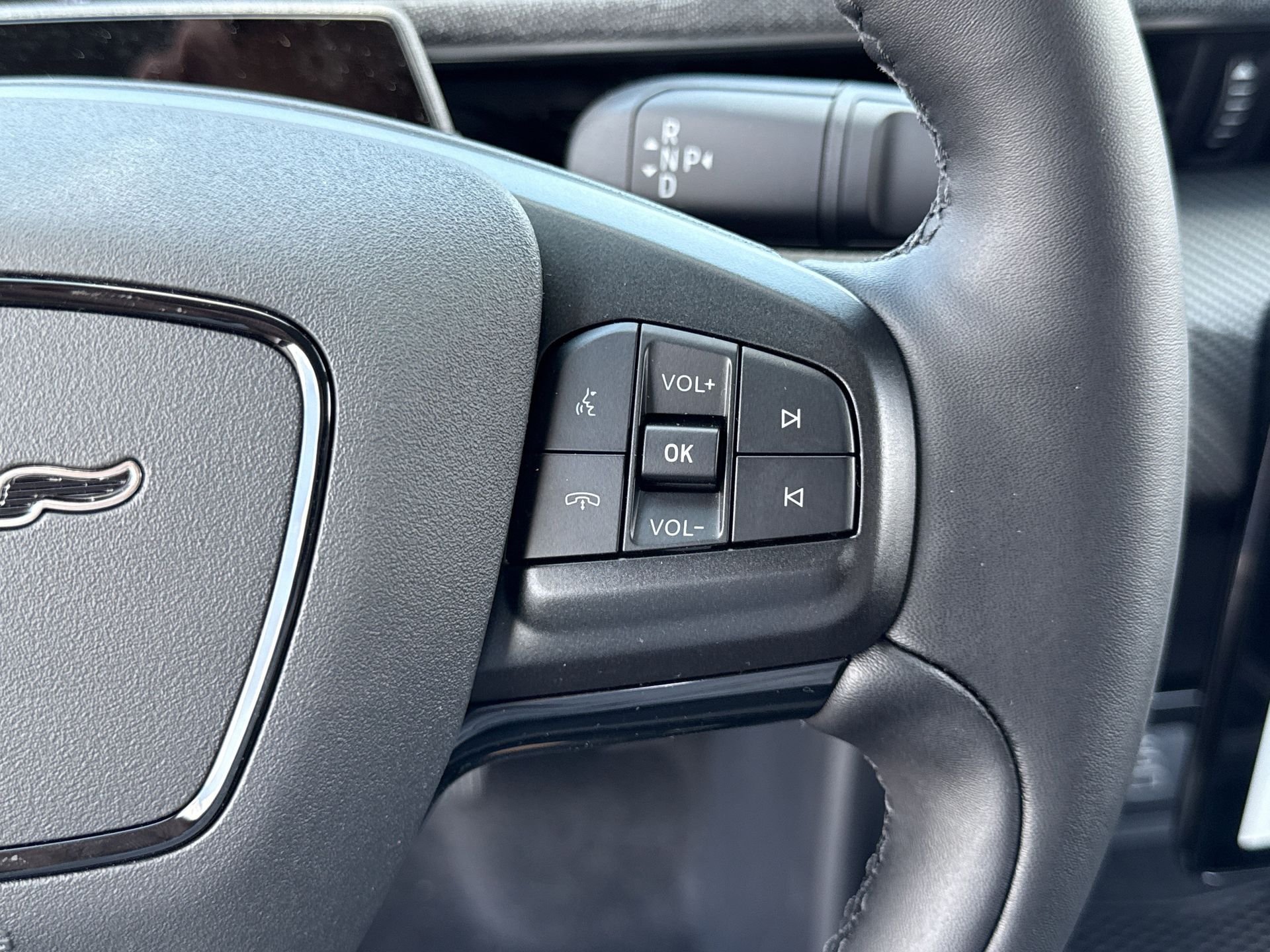 2025 Ford Mustang Mach-E Premium - Photo 13