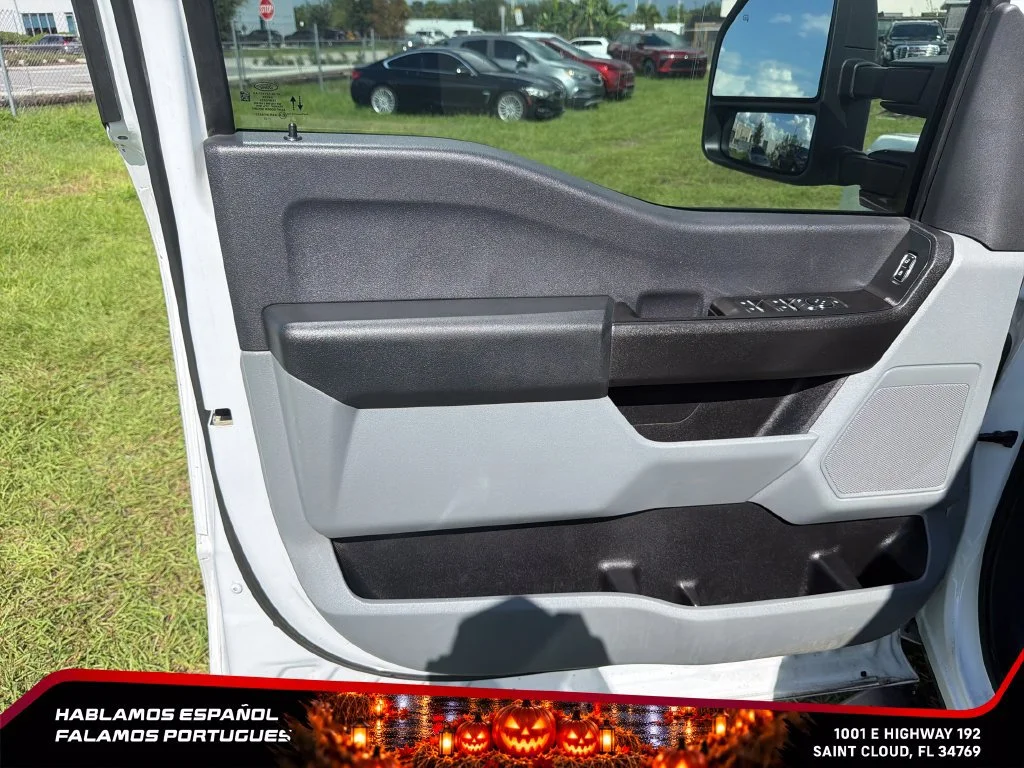 Used 2023 White Ford XL image 12