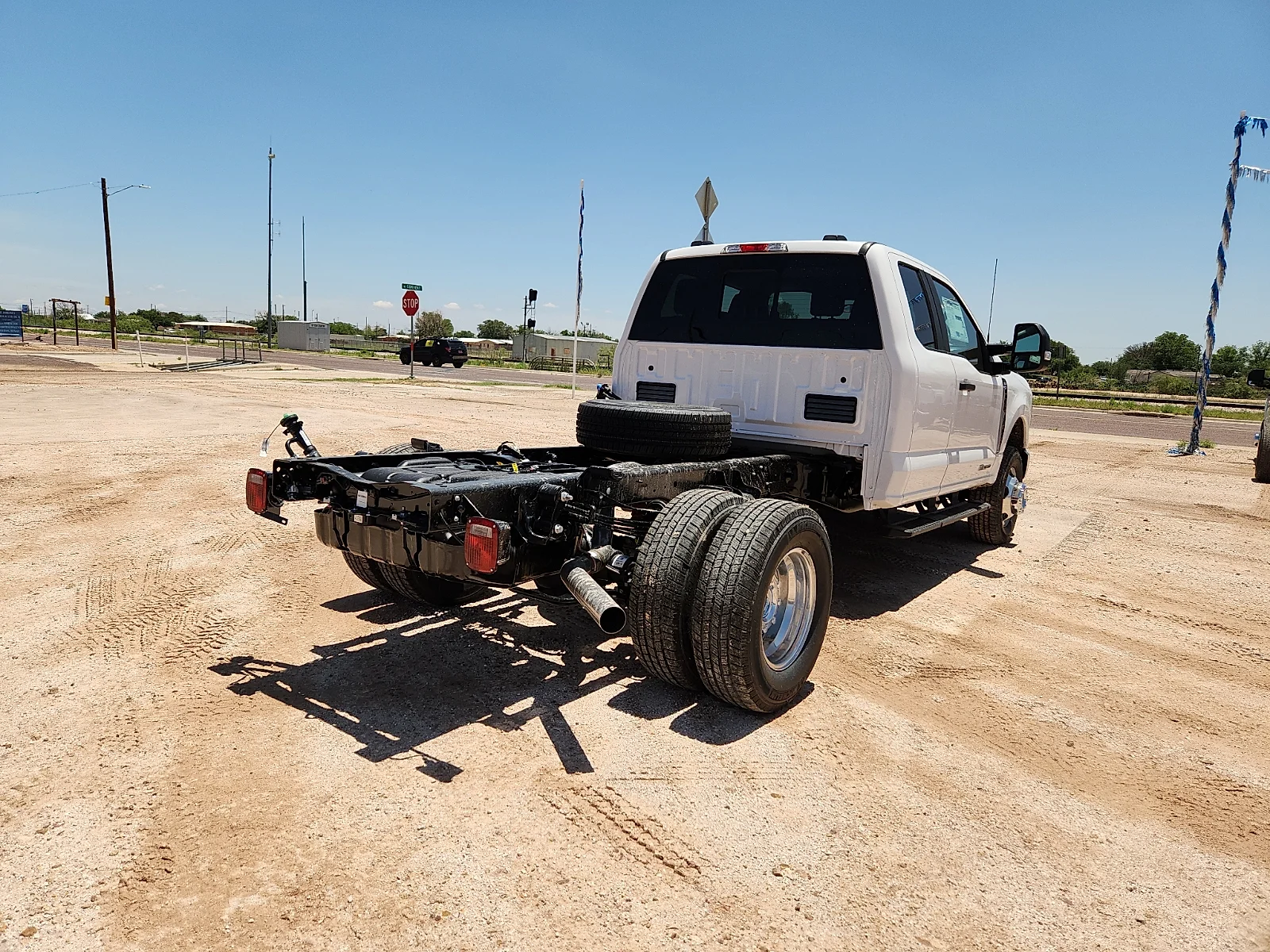 New 2026 Oxford White Ford F-350® XL image 7