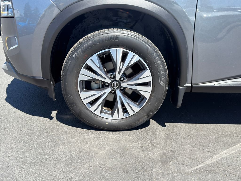 Used 2023 Gray Nissan SV image 6