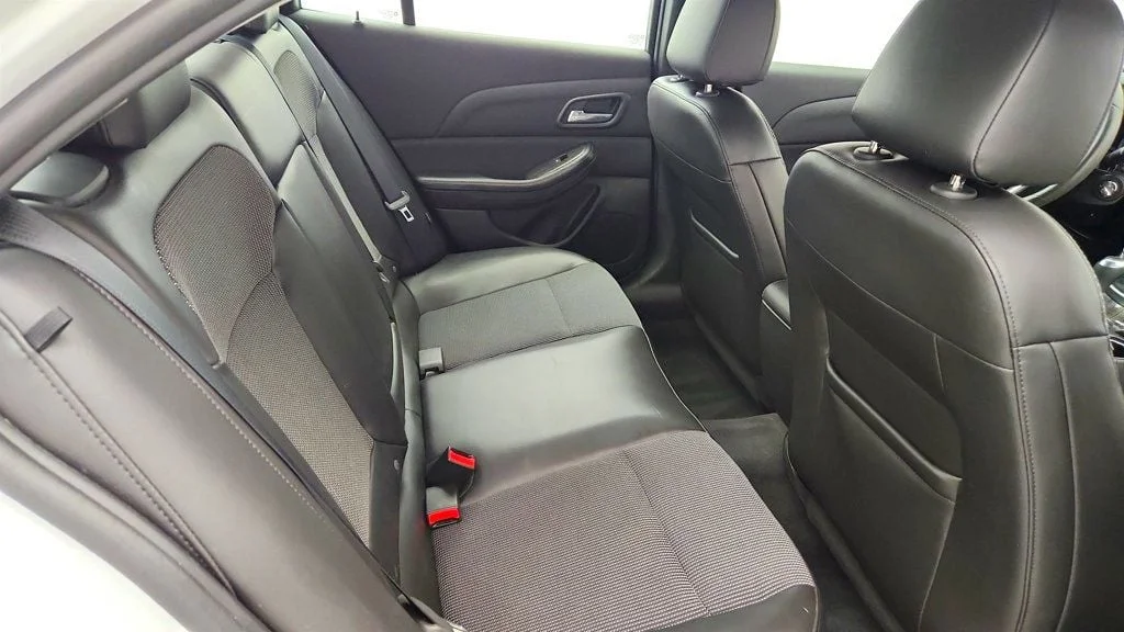 Used 2015 Summit White Chevrolet 4dr Sedan LT w/1LT image 22