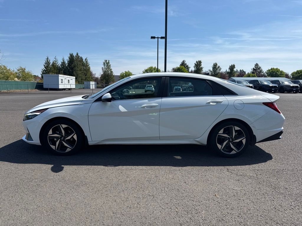 Used 2023 Lunar White Hyundai Limited image 3
