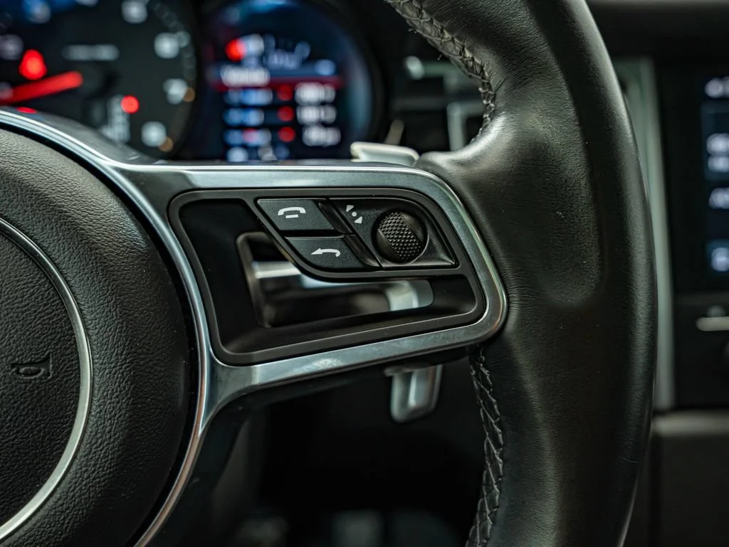 Used 2018 White Porsche  image 27