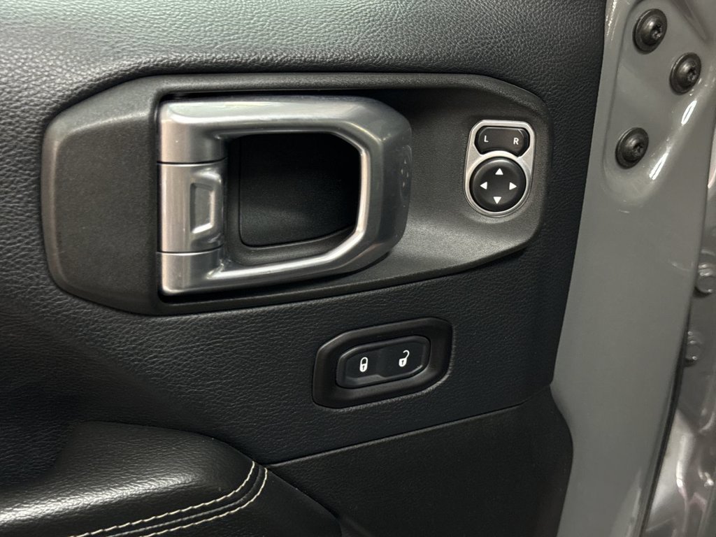 Used 2018 Gray Clearcoat Jeep Unlimited Sahara image 14