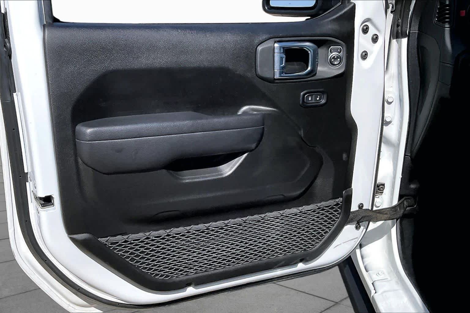 Used 2026 Bright White Clearcoat Jeep Rubicon image 21