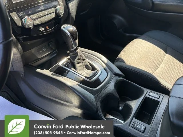 Used 2018 Green Nissan SV image 20