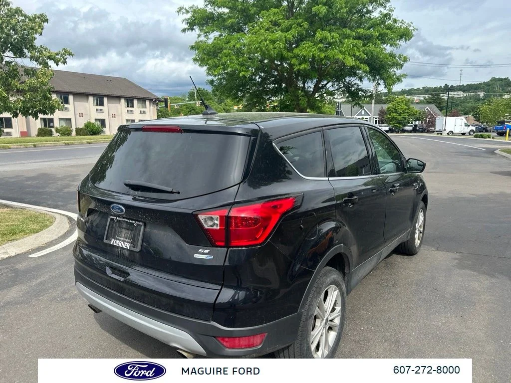 Used 2019 Black Metallic Ford SE image 5