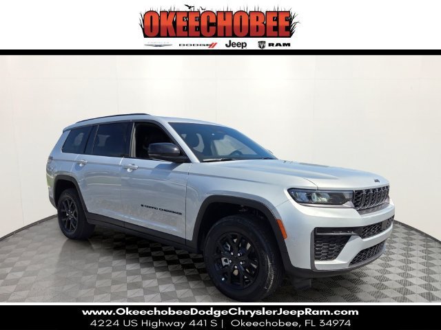 New 2026 Silver Zynith Exterior Paint Jeep Laredo Altitude image 1