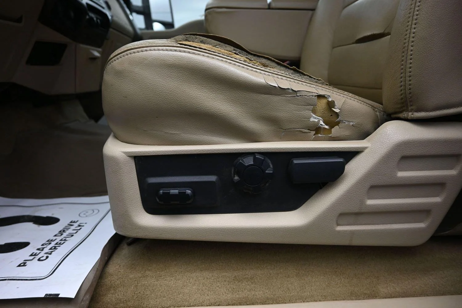 Used 2008 White Ford XL image 18