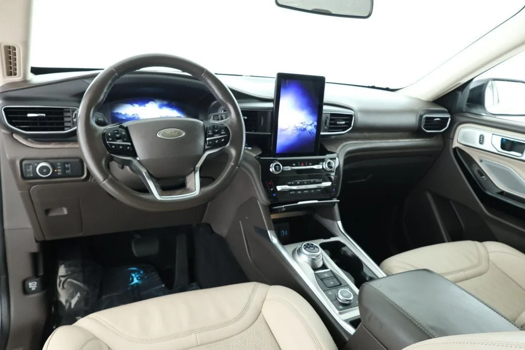 Used 2022 Star White Metallic Tri-Coat Ford Platinum 4WD with Class IV Trailer Tow Package & 21