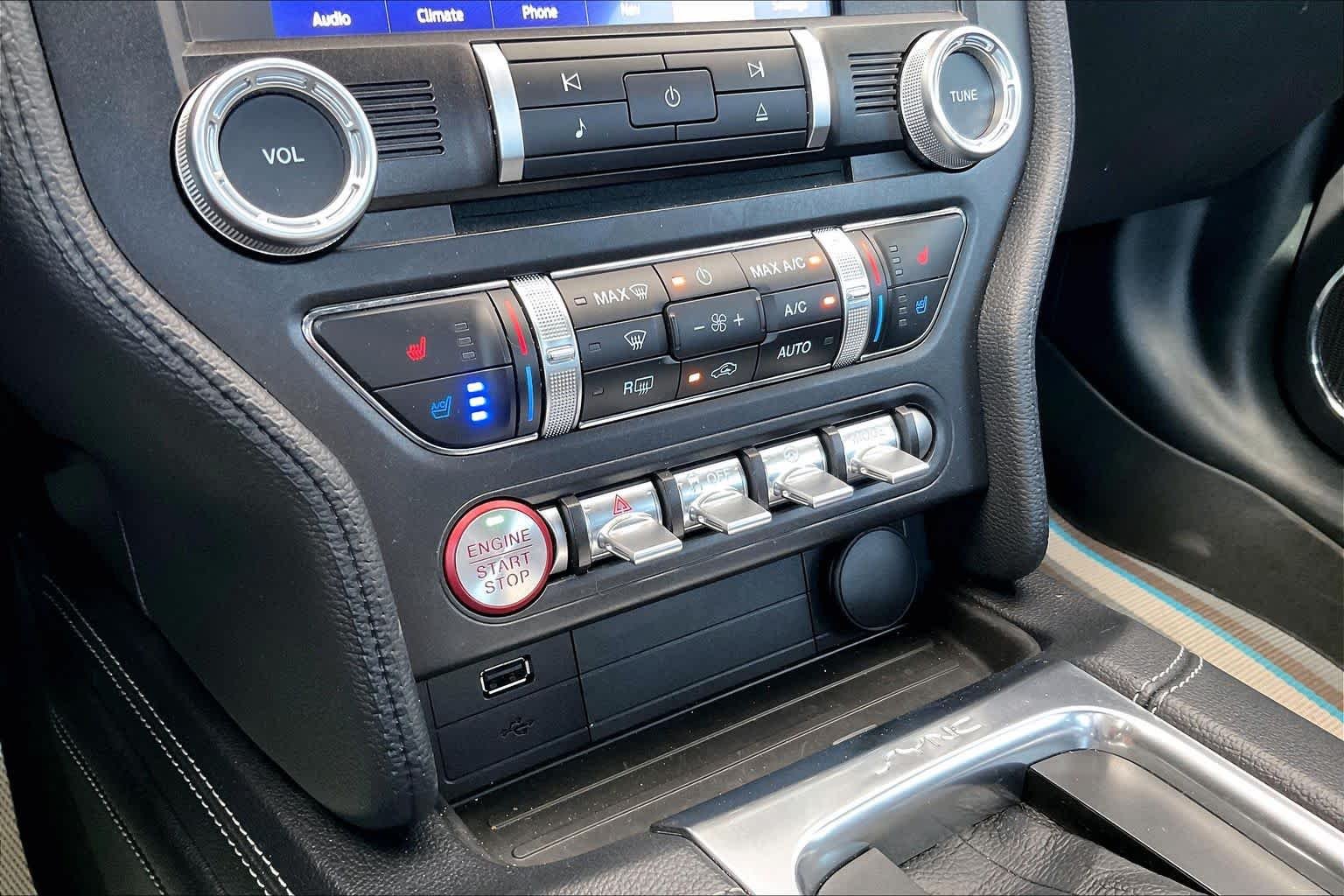 Used 2020 Oxford White Ford GT Premium image 32