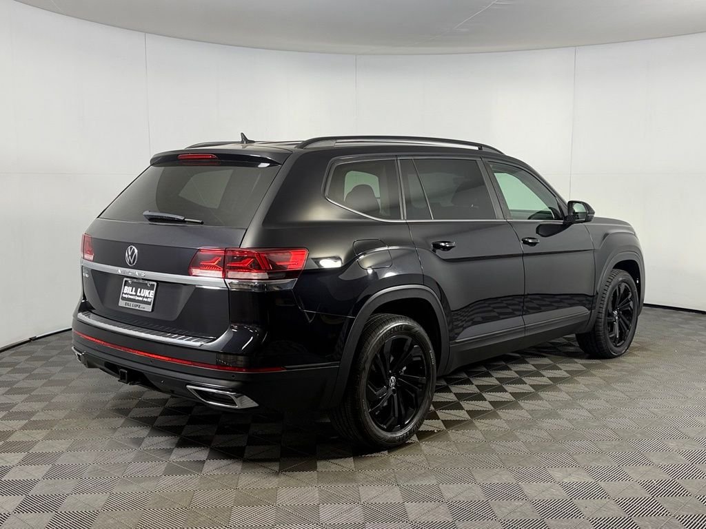 Used 2023 Black Volkswagen 3.6L V6 SE w/Technology image 6