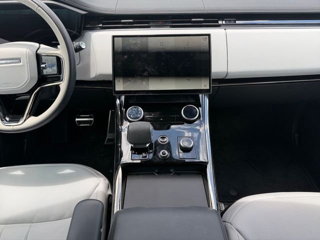 Certified Used 2023 Fuji White Land Rover SE Dynamic image 15