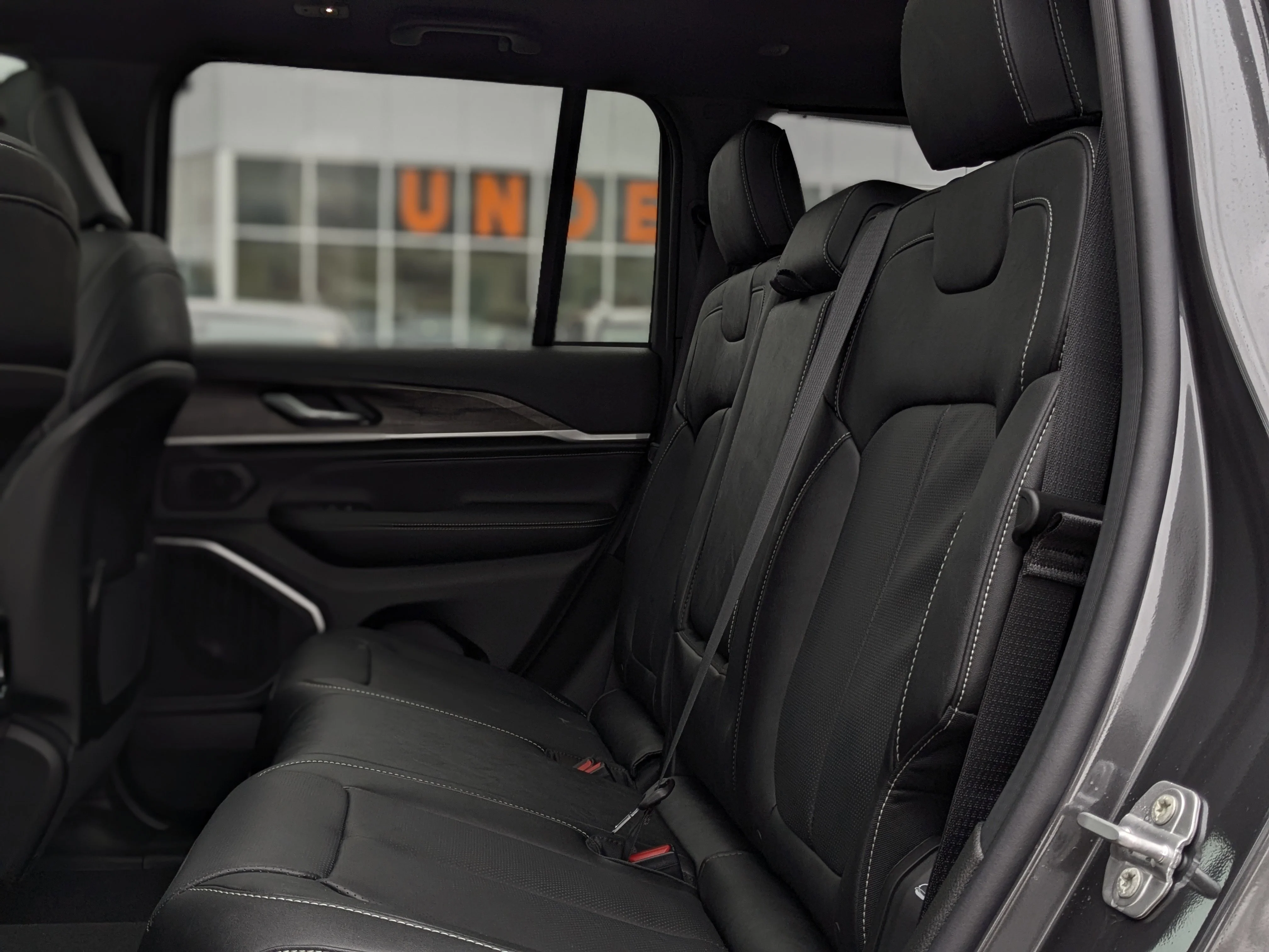 New 2026 Grey Jeep Limited Reserve - - Pano Sunroof - Nappa Lthr - Vent Seats - Tow Pkg - Remote Start & More! image 32
